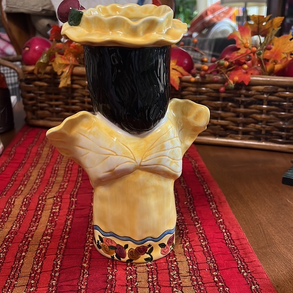 Gabriella, Bella Casa Collection, designed by Susan Paley, sold by Ganz. Vintage - Picture 2 of 5